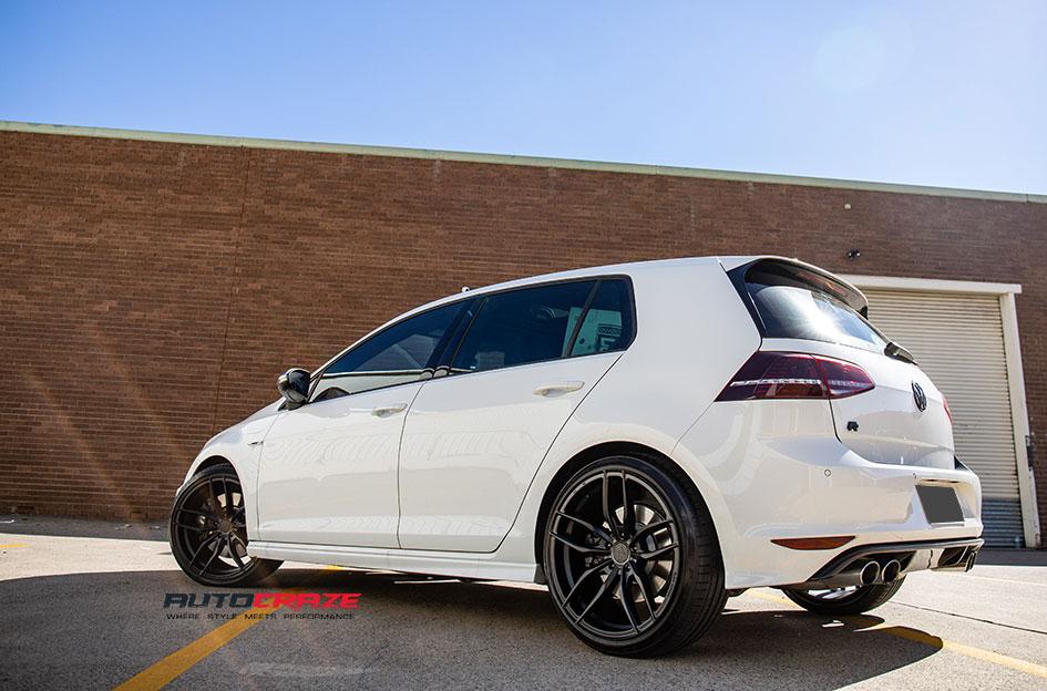 VOLKSWAGEN GOLF EFS3 MATTE BLACK